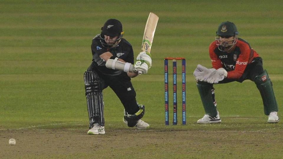 Tom Latham took the innings deep but couldn't pull it off at the end