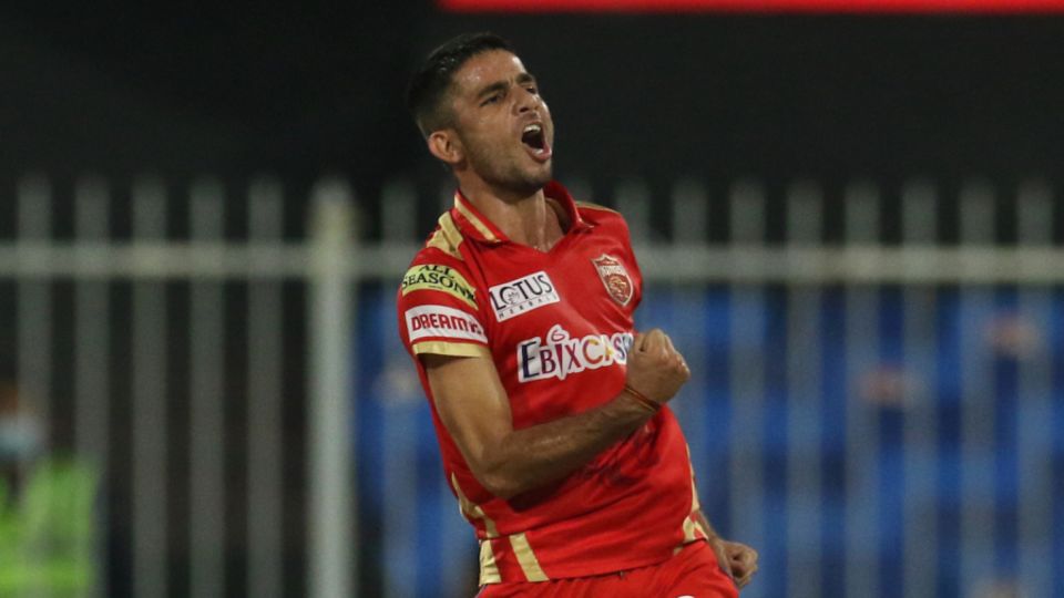 Ravi Bishnoi exults after hitting Manish Pandey's stumps