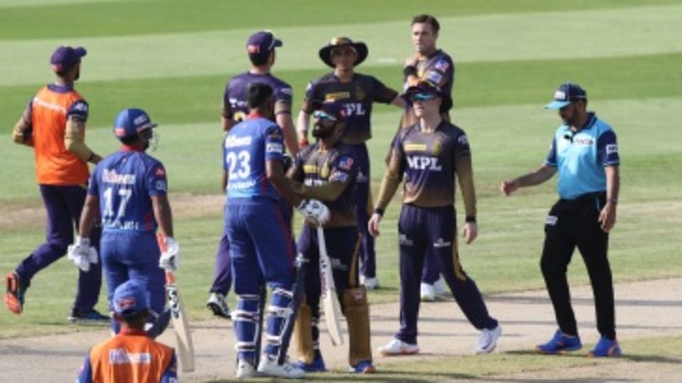 Dinesh Karthik intervenes after R Ashwin, Tim Southee and Eoin Morgan involve in a war of words