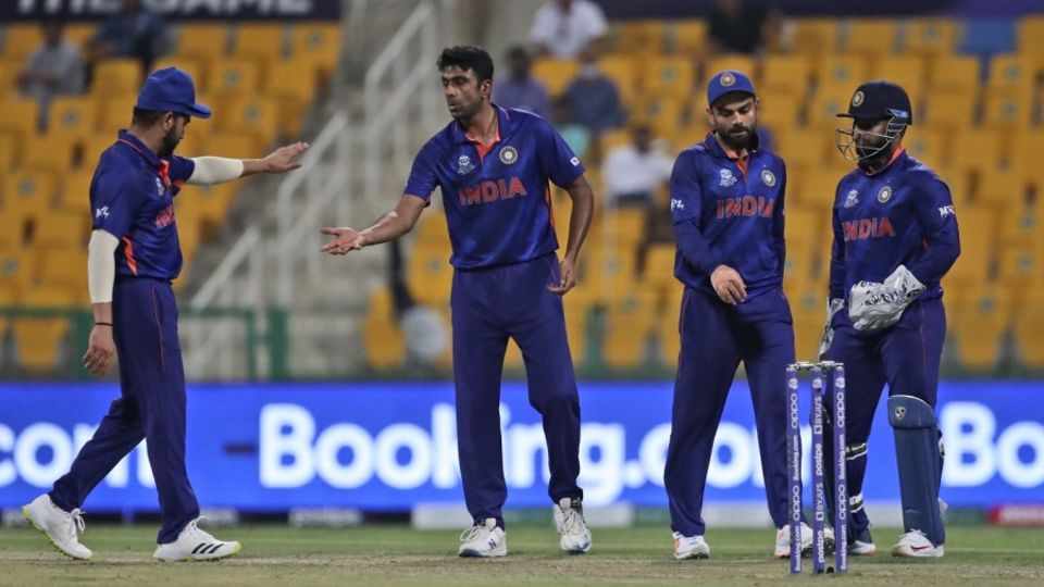 R Ashwin has been economical against both left-handers and right-handers in T20Is since the start of last year's T20 World Cup