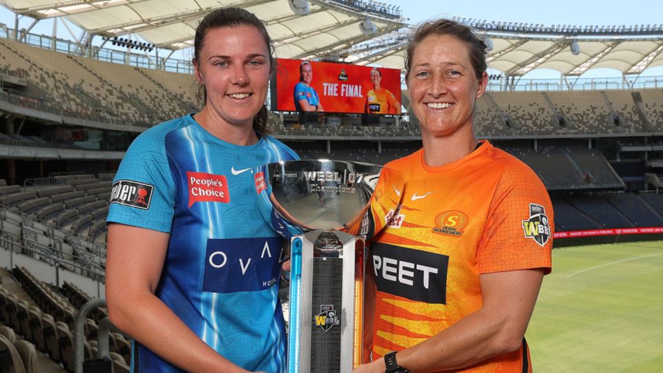 Who takes it home? Tahlia McGrath and Sophie Devine with the WBBL trophy