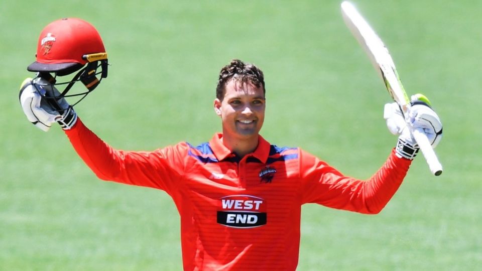 Alex Carey celebrates a 90-ball century against Queensland
