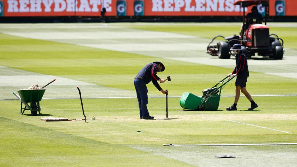 Groundstaff make their final preparations to the Boxing Day pitch