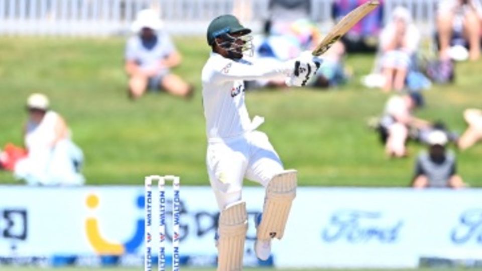 Liton Das pulls one away