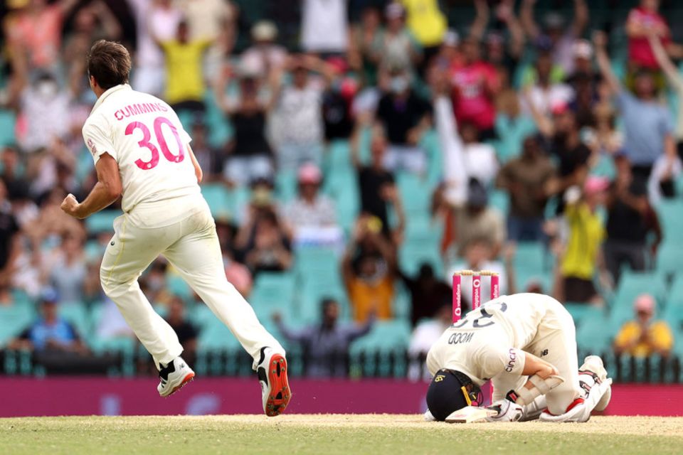 Sydney 2022: Pat Cummins takes a piece of Mark Wood's foot without so much as a thank you