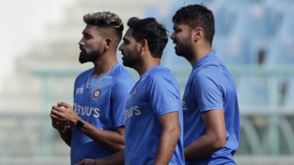 Mohammed Siraj, Bhuvneshwar Kumar and Avesh Khan tune up for the T20I series against Sri Lanka
