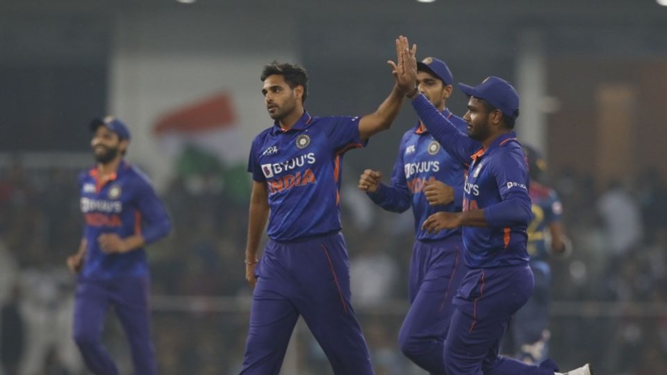 Bhuvnewshwar Kumar rocked Sri Lanka with two early blows