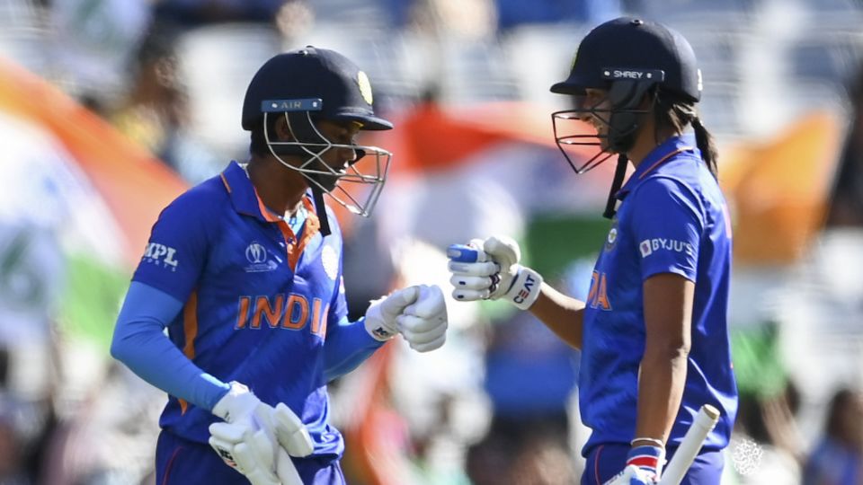 Pooja Vastrakar and Harmanpreet Kaur provided India with a strong finish