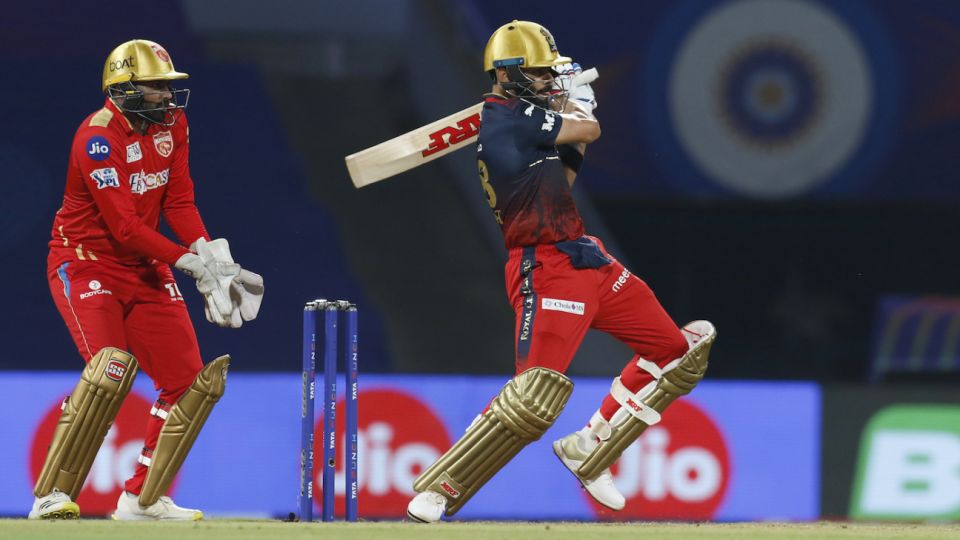 Virat Kohli brings out the back-foot pull