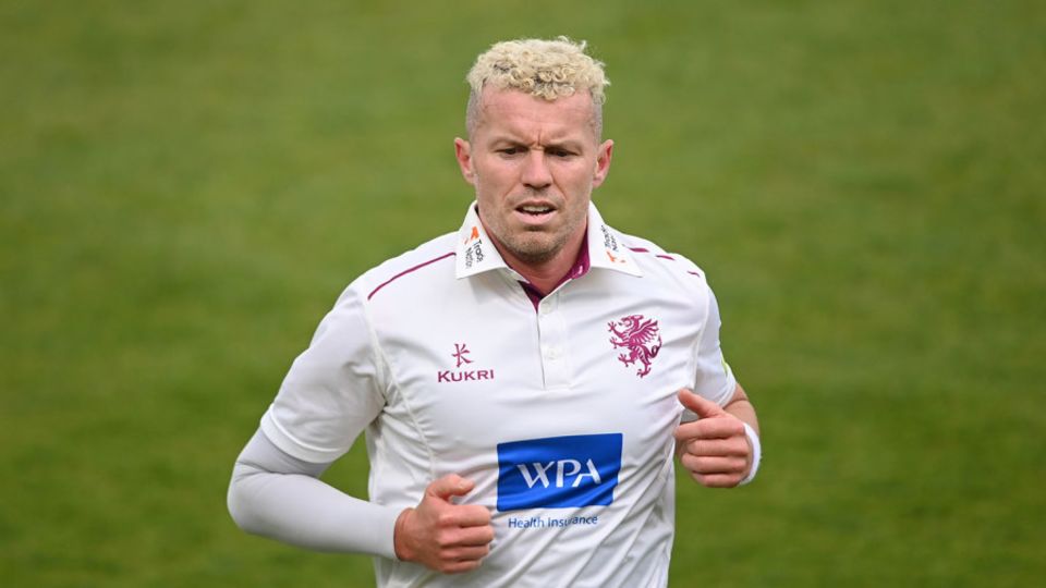 Peter Siddle helped to contain the hosts