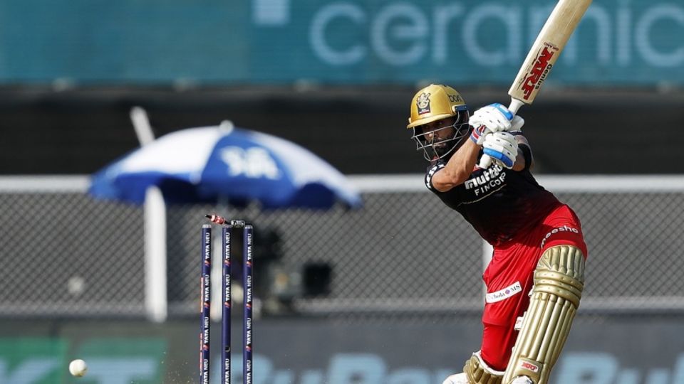 Virat Kohli is bowled by Mohammed Shami after scoring 58 in 53 balls