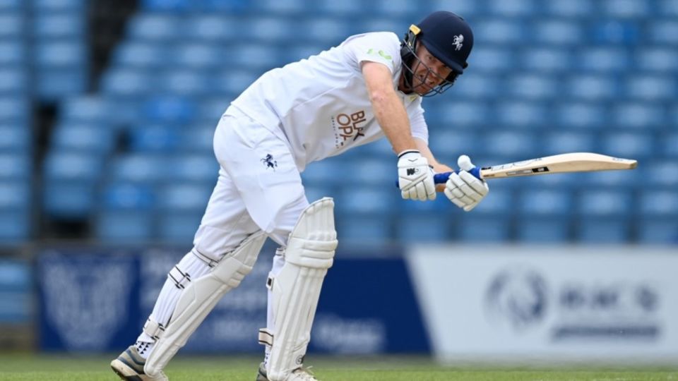 Ben Compton's prolific run of form continued with 93 for Kent vs Yorkshire