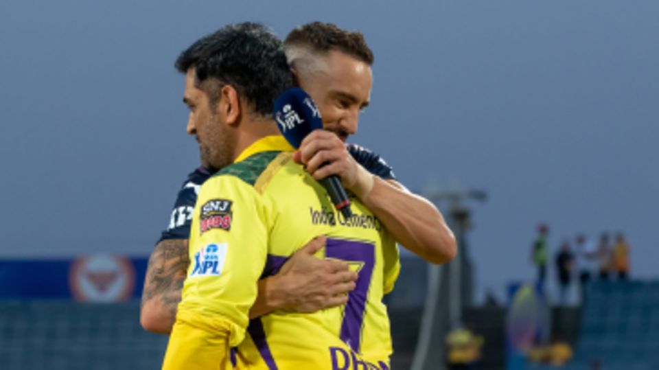 Former team-mates, MS Dhoni and Faf du Plessis, greet each other at the toss