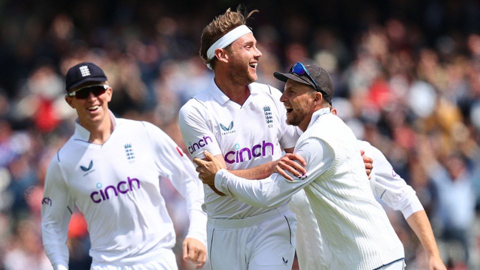 Broad took two wickets in three balls in a trademark burst