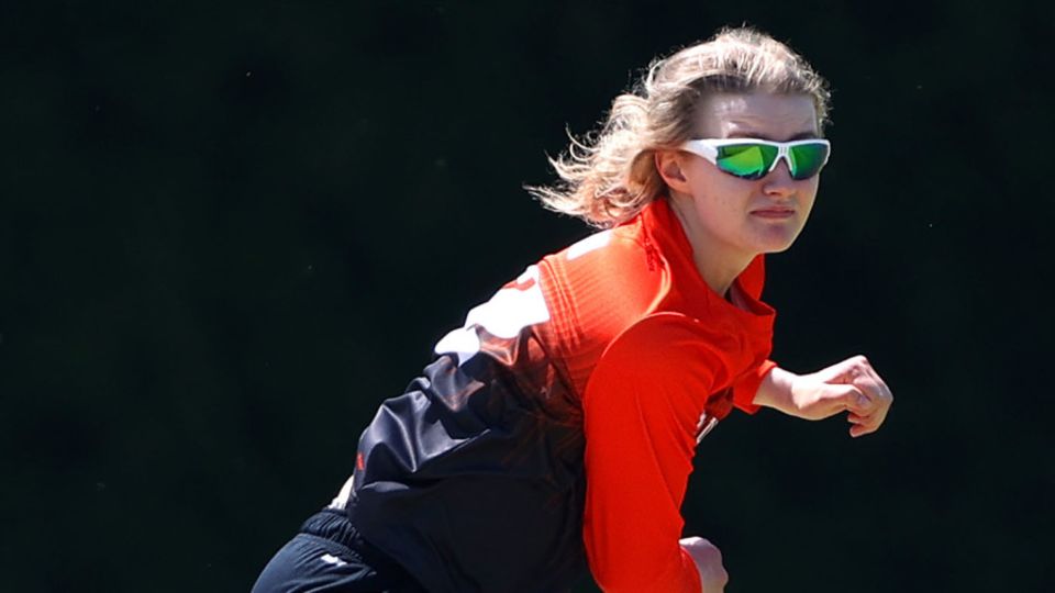Charlie Dean didn't take long to return to action with Southern Vipers after the World Cup