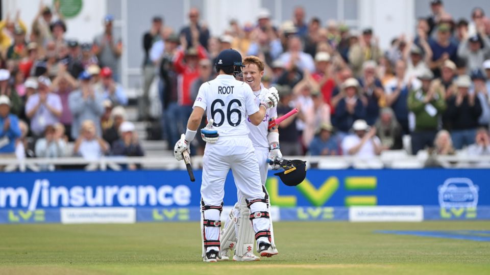 Joe Root congratulates Ollie Pope on his first hundred at home