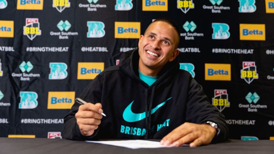 After 11 seasons with Sydney Thunder, Usman Khawaja signed with Brisbane Heat for the upcoming BBL