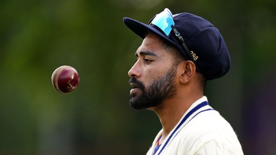 Warwickshire will hope Mohammed Siraj can lift them in their bid to avoid relegation