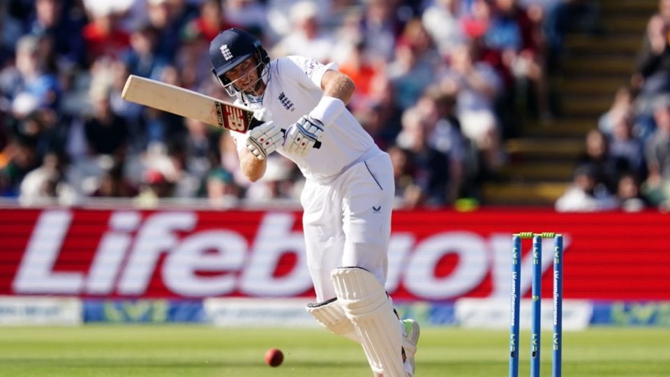 Joe Root flicks one away