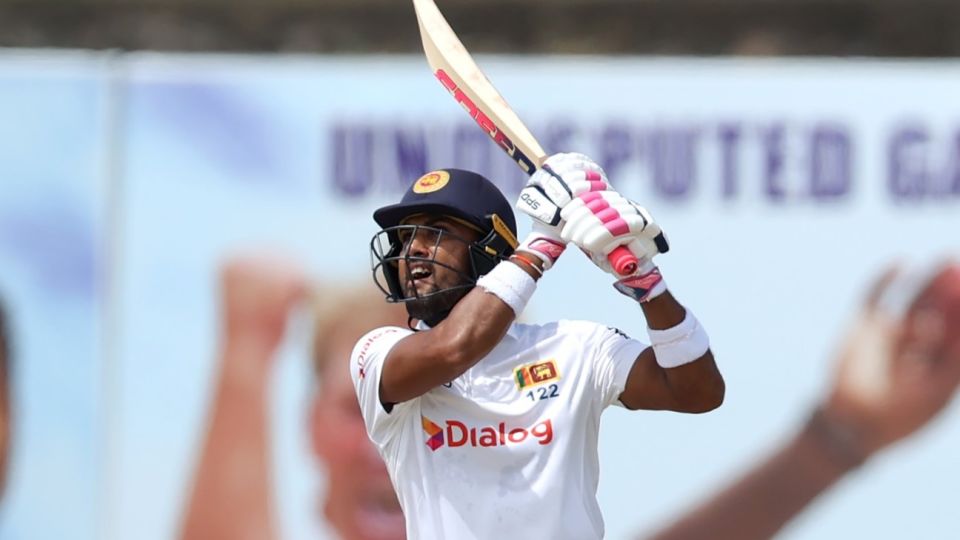 Dinesh Chandimal lofts down the ground
