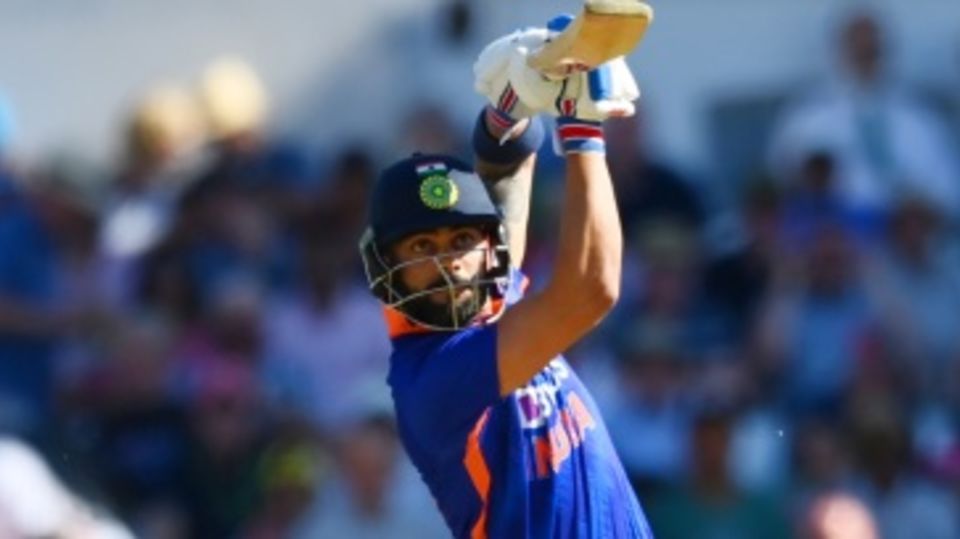 Hold the pose - Virat Kohli hits one right back over David Willey's head