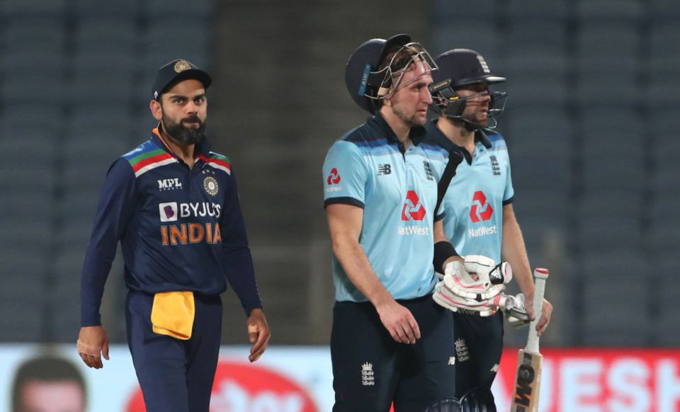 Virat Kohli starts his T20 innings with a scoring rate a shade above the expected rate for the situation but then drops below average. Liam Livingstone, by contrast, consistently scores above the expected rate through his innings
