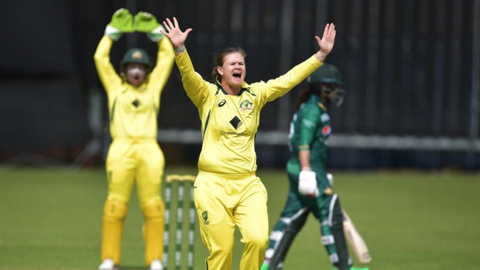 Jess Jonassen picked up 4 for 17 against Pakistan