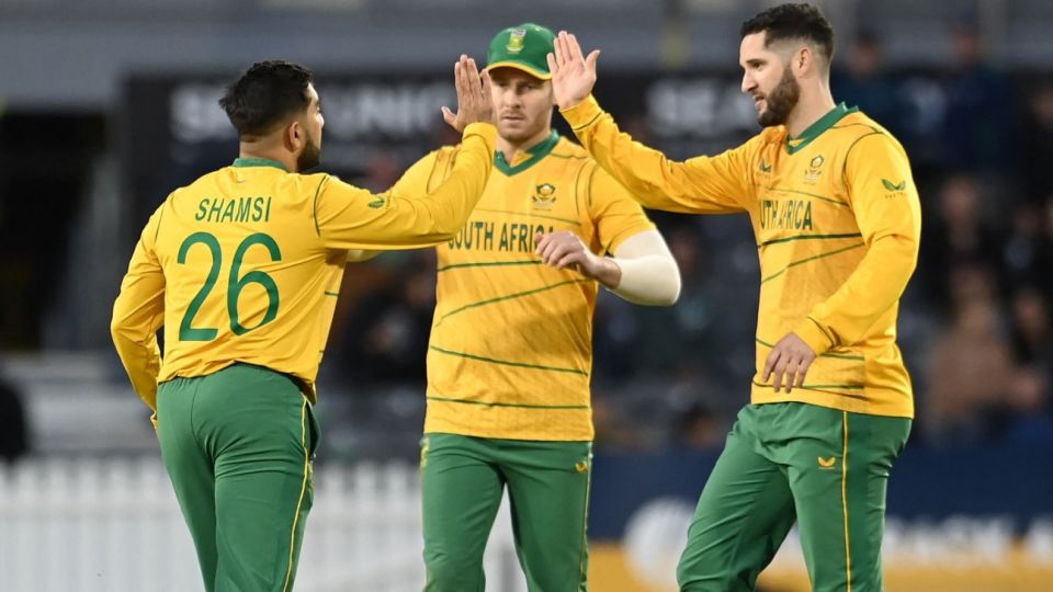 Wayne Parnell celebrates a wicket