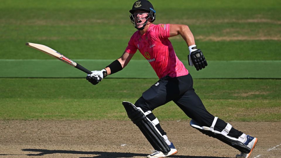 Ali Orr runs but he can't hide as Warwickshire just sneak home