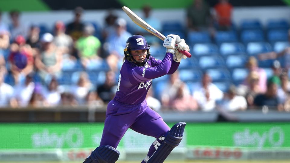 Bess Heath upped the ante in the middle overs after a slow start