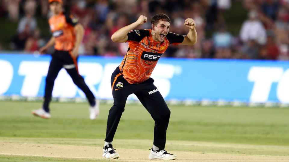 Hatzoglou won the 2021-22 BBL with Perth Scorchers