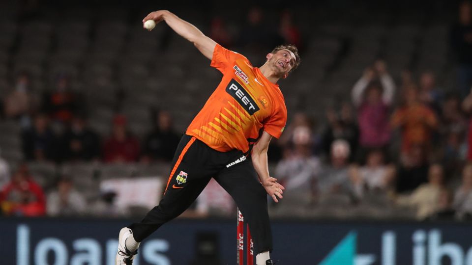 Peter Hatzoglou bowls