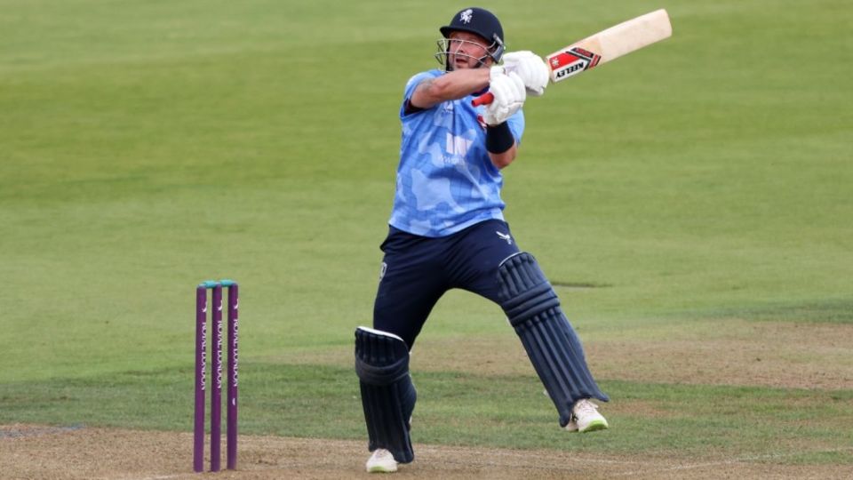 Darren Stevens smashed 84 not out in Kent's Royal London Cup semi-final win