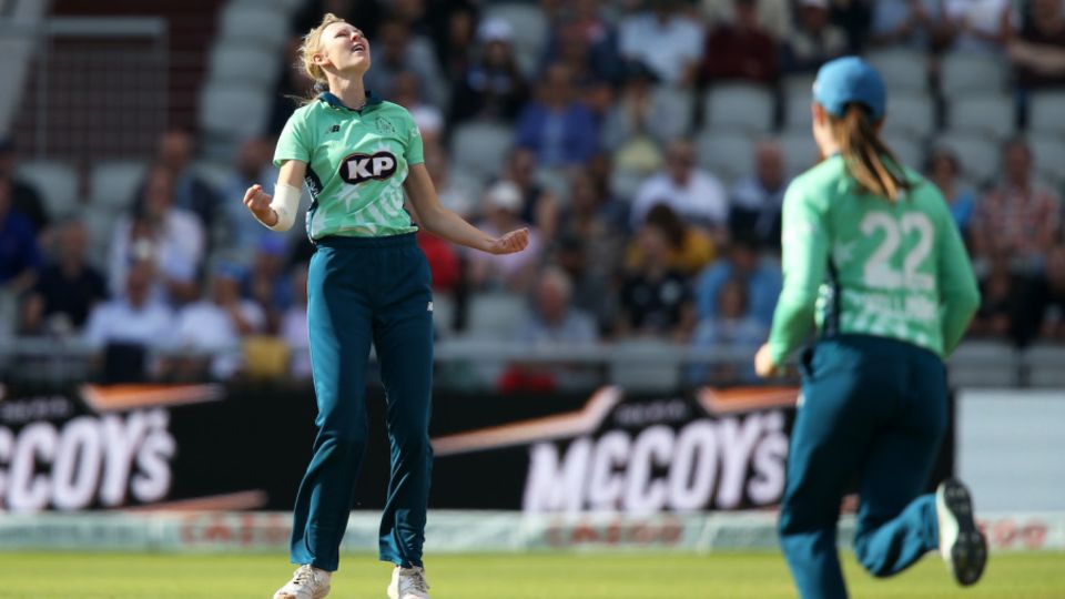 Sophia Smale's two early wickets extended Oval Invincible's advantage