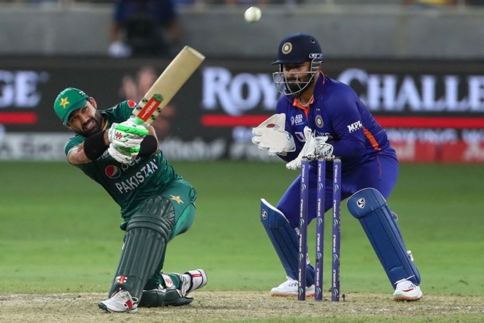Mohammad Rizwan anchored Pakistan's chase with 71 off 51 balls