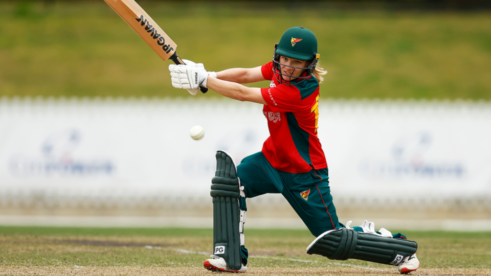 Nicola Carey timed the chase to perfection