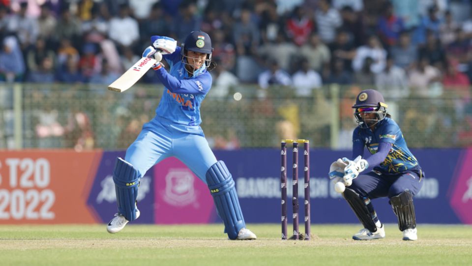 Smriti Mandhana took India off to a flyer
