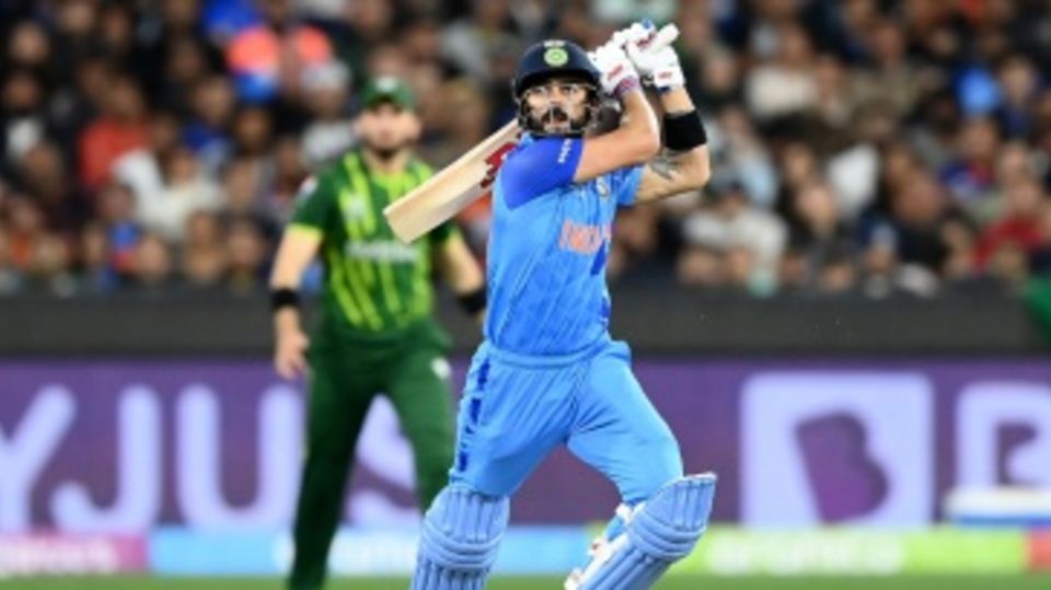 Virat Kohli brought up his 34th T20I fifty