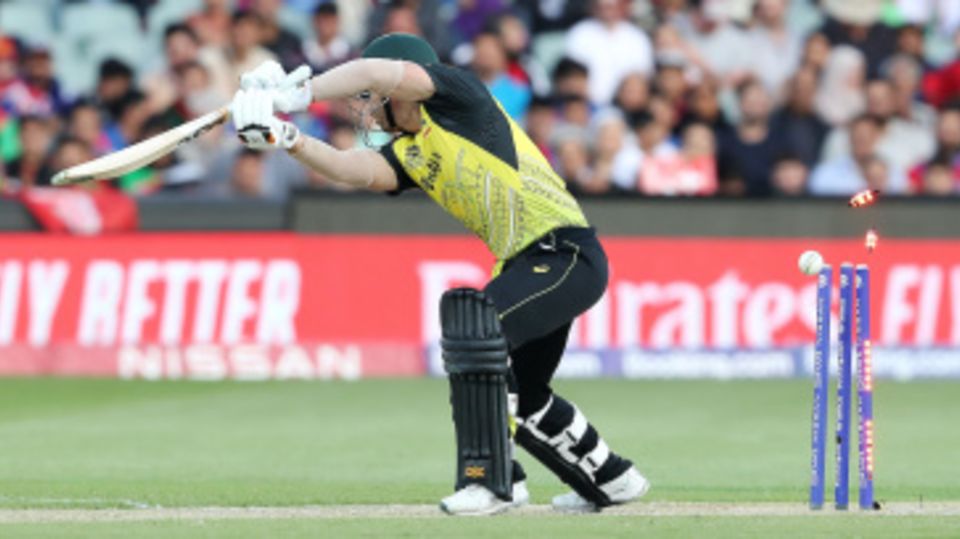 David Warner switched his stance and attempted playing the cover drive but missed the ball