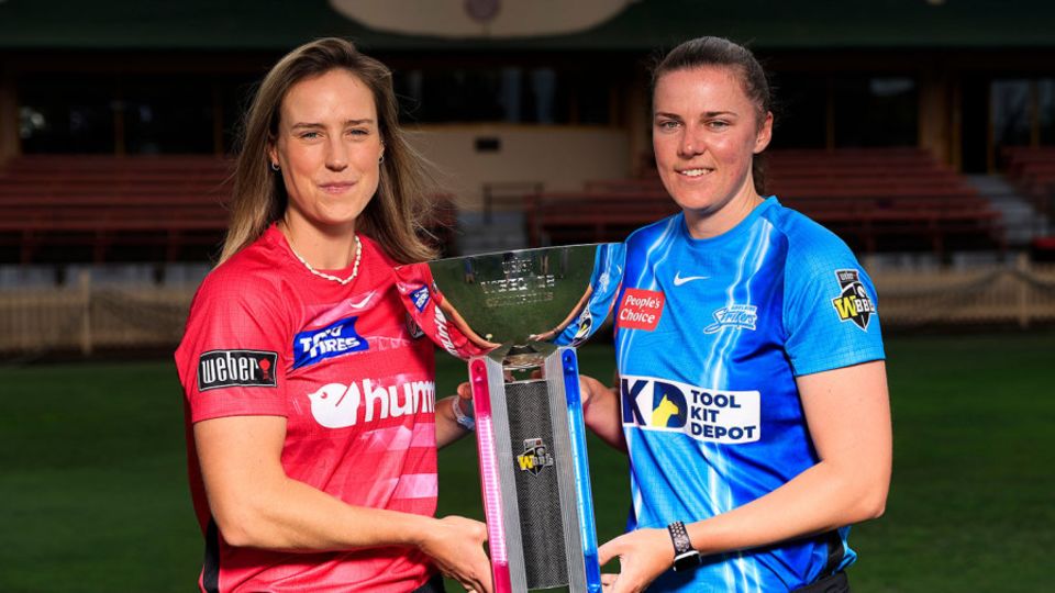 Will it be Ellyse Perry or Tahlia McGrath holding up the trophy?