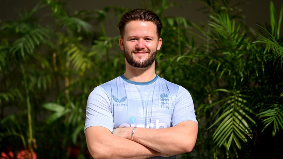 Duckett says he has gone back to "see ball, hit ball" with his batting