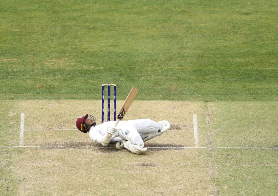 Tagenarine Chanderpaul contorts himself into an extraordinary position against a short ball