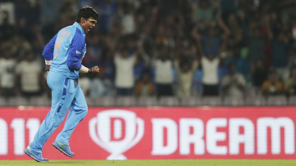 Deepti Sharma turned in an inspired bowling show, returning 3 for 12