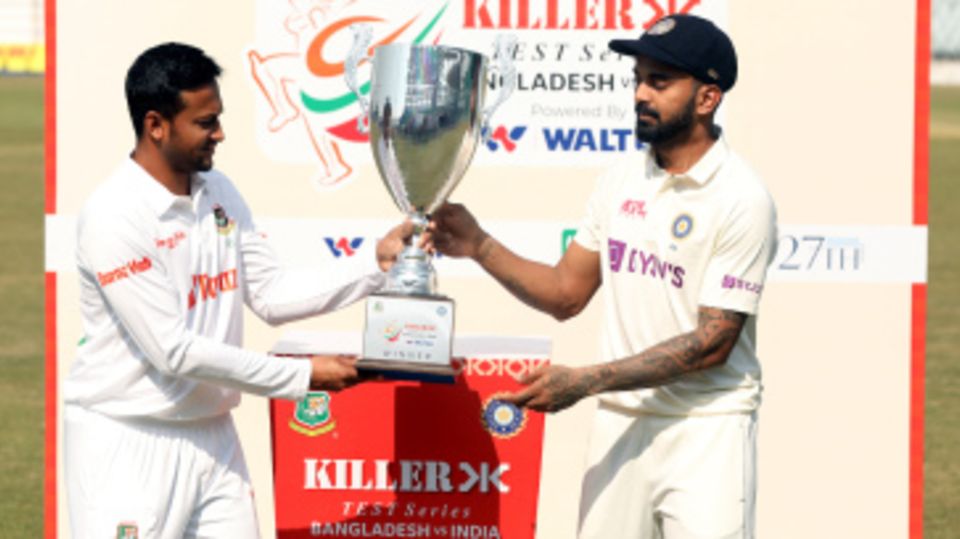 Shakib Al Hasan and KL Rahul unveil the trophy for the Test series