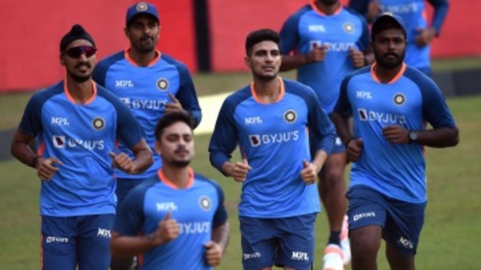 Rahul Tripathi, Deepak Hooda, Arshdeep Singh, Ishan Kishan, Shubman Gill and Sanju Samson at a training session