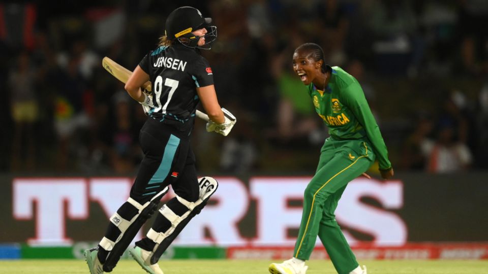 Ayabonga Khaka ran out Hayley Jensen as South Africa closed in