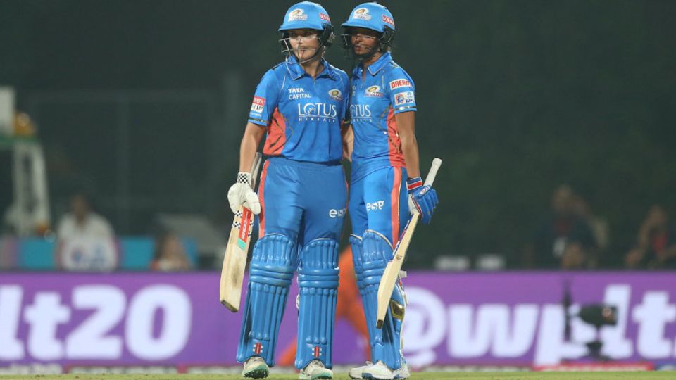 Harmanpreet Kaur and Amelia Kerr's partnership between the 11th over and 17th over featured 18 fours