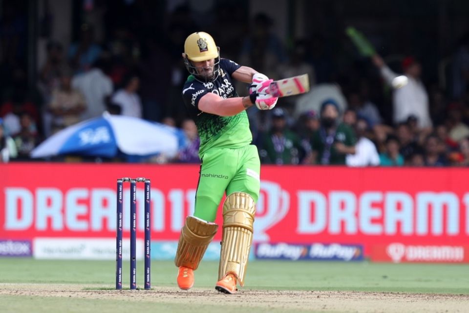Faf du Plessis has been carrying a grade-one intercostal strain