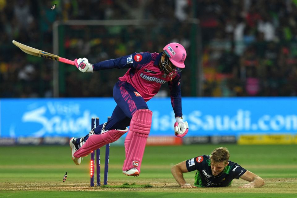 Hesson on the Impact Player rule: "If you got three wickets in the powerplay previously, you could squeeze the middle. Now they keep going hard at you"