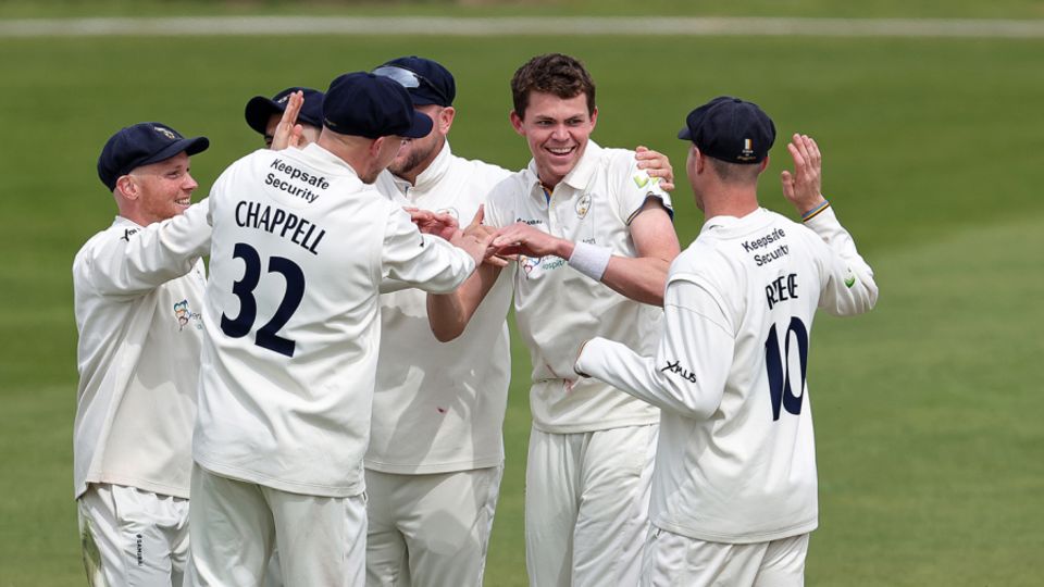 Henry Brookes ripped through the Leicestershire top order